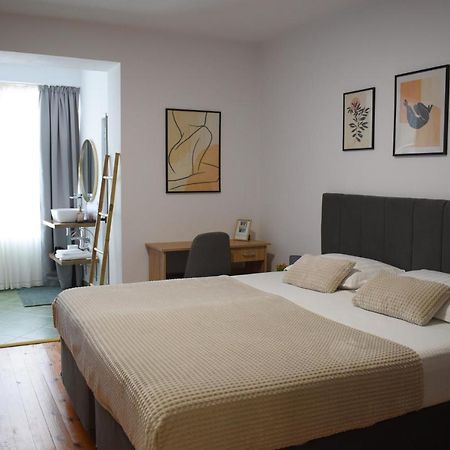 Feels Like Home Studio Apartments - Flh Albania Tirana Eksteriør billede